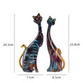 Escultura de Gatos Apaixonados Pintados em Graffiti Nórdico